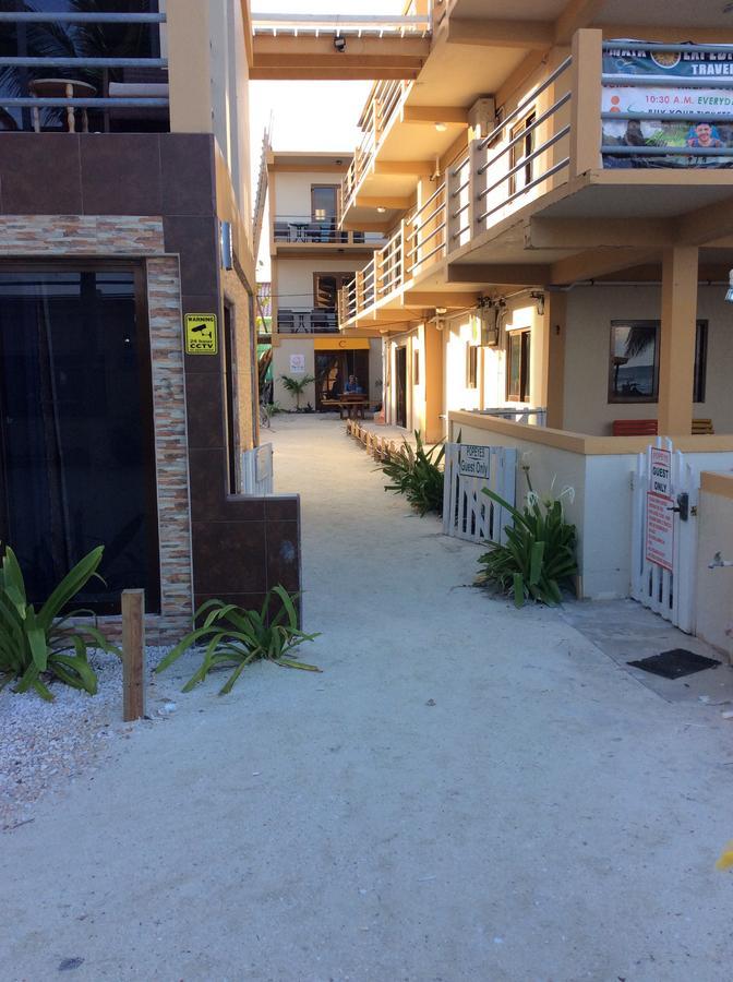Popeye'S Beach Resort Сан Педро Екстериор снимка